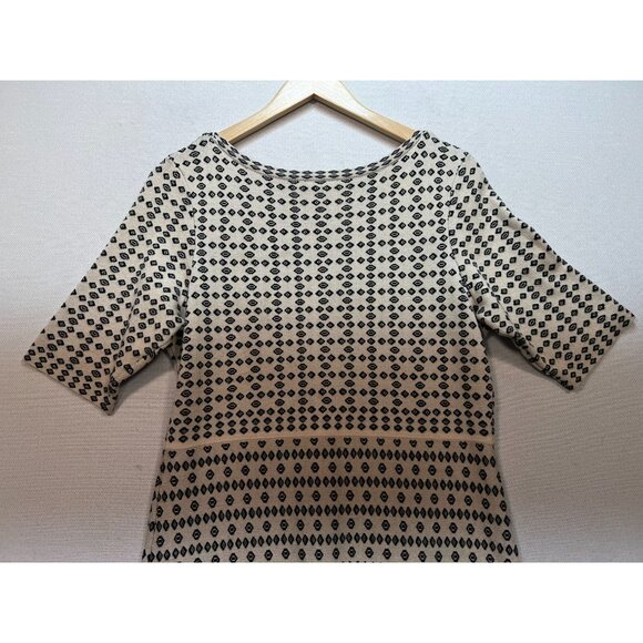 Just Taylor Women's Fitted Midi Sweater Dress Knit Ruffle Hem Size XL Beige Geo - Picture 11 of 12